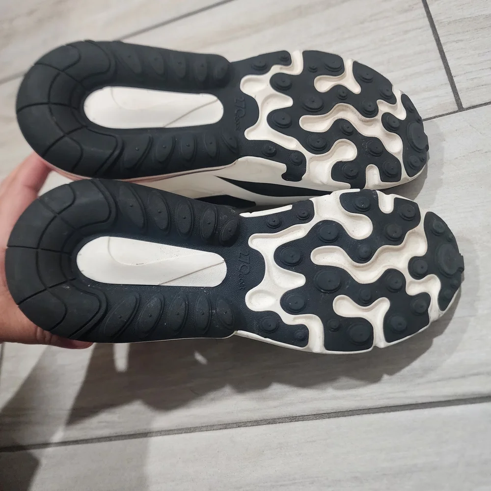Nike Air‎ Max 270 React  - Black and White